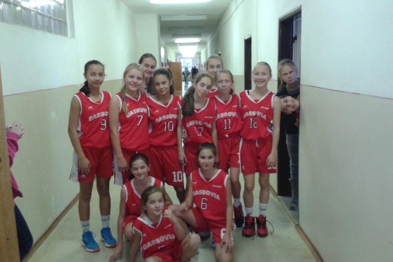 Športové súťaže / Basketbal dievčat obvodné kolo